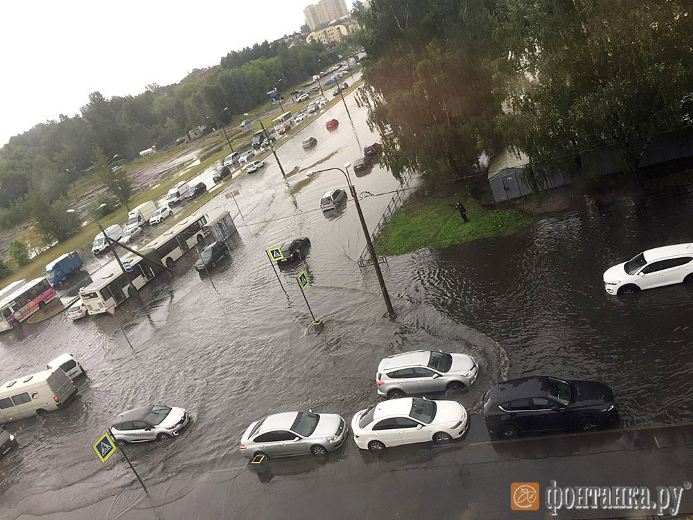 Потоп в районе улиц Парашютной и Новикова